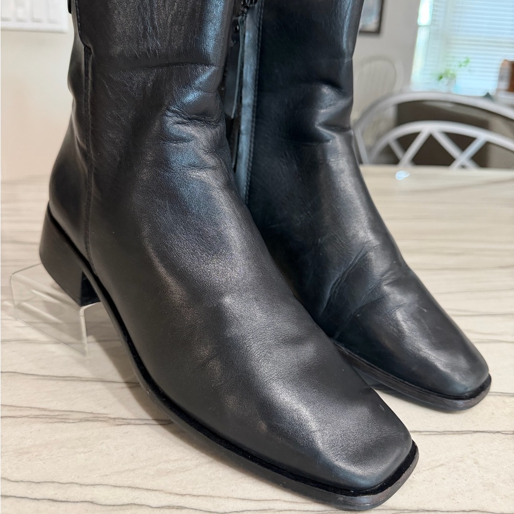 Sam Edelman Black Leather Ankle Boots Gold Logo - Picture 1 of 3